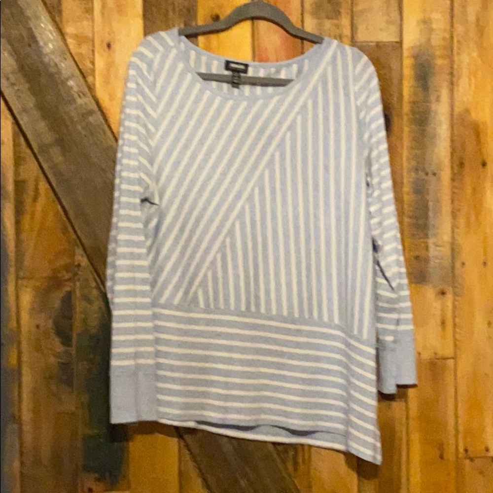 Lightweight sweater